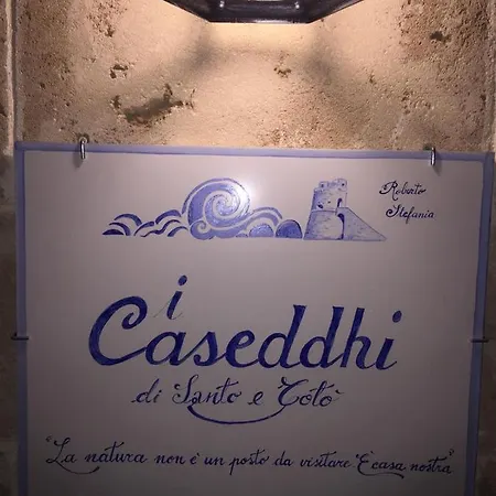 I Caseddhi Di Santo E Toto * Torre Suda